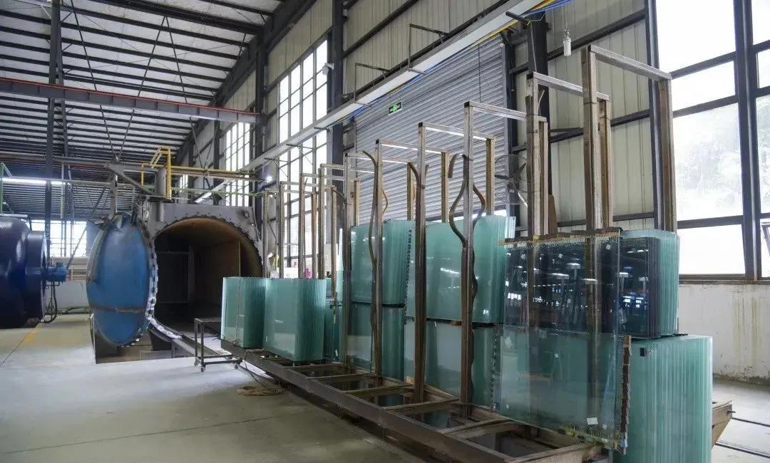 Xionggang Glass